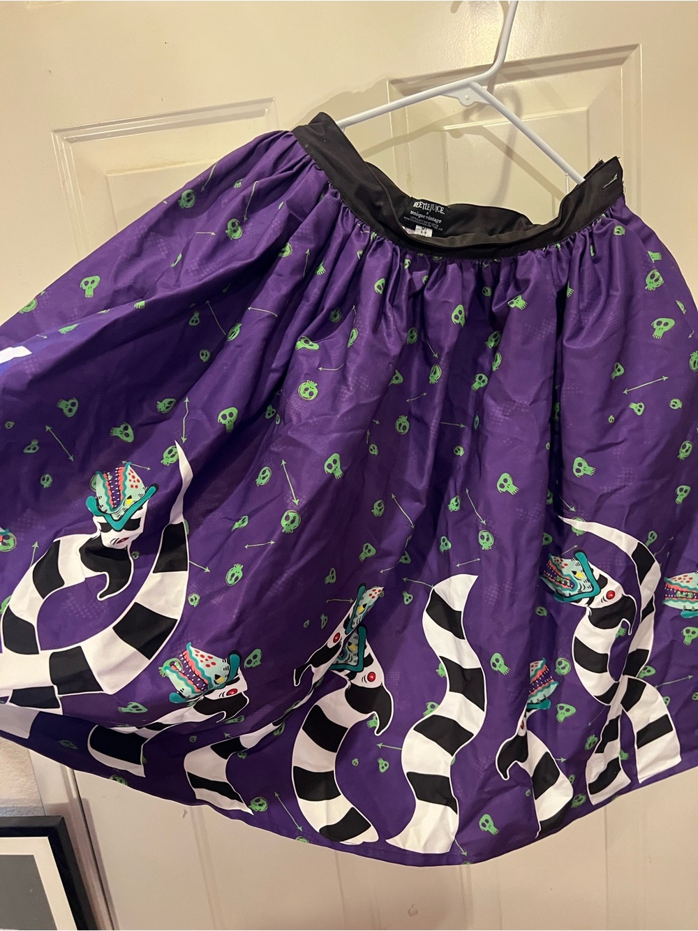 Unique Vintage Black and White Sandworm Gathered Skirt - Picture 3 of 4